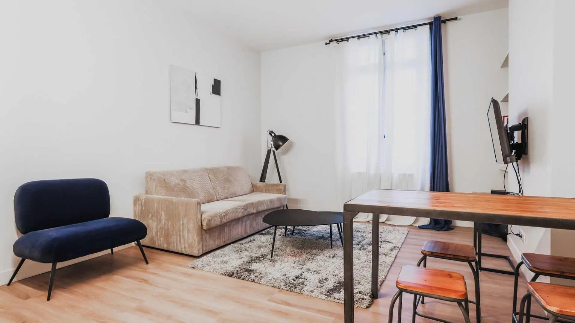 CMG Charmant appartement 1BR/4P - République / Temple Paris France