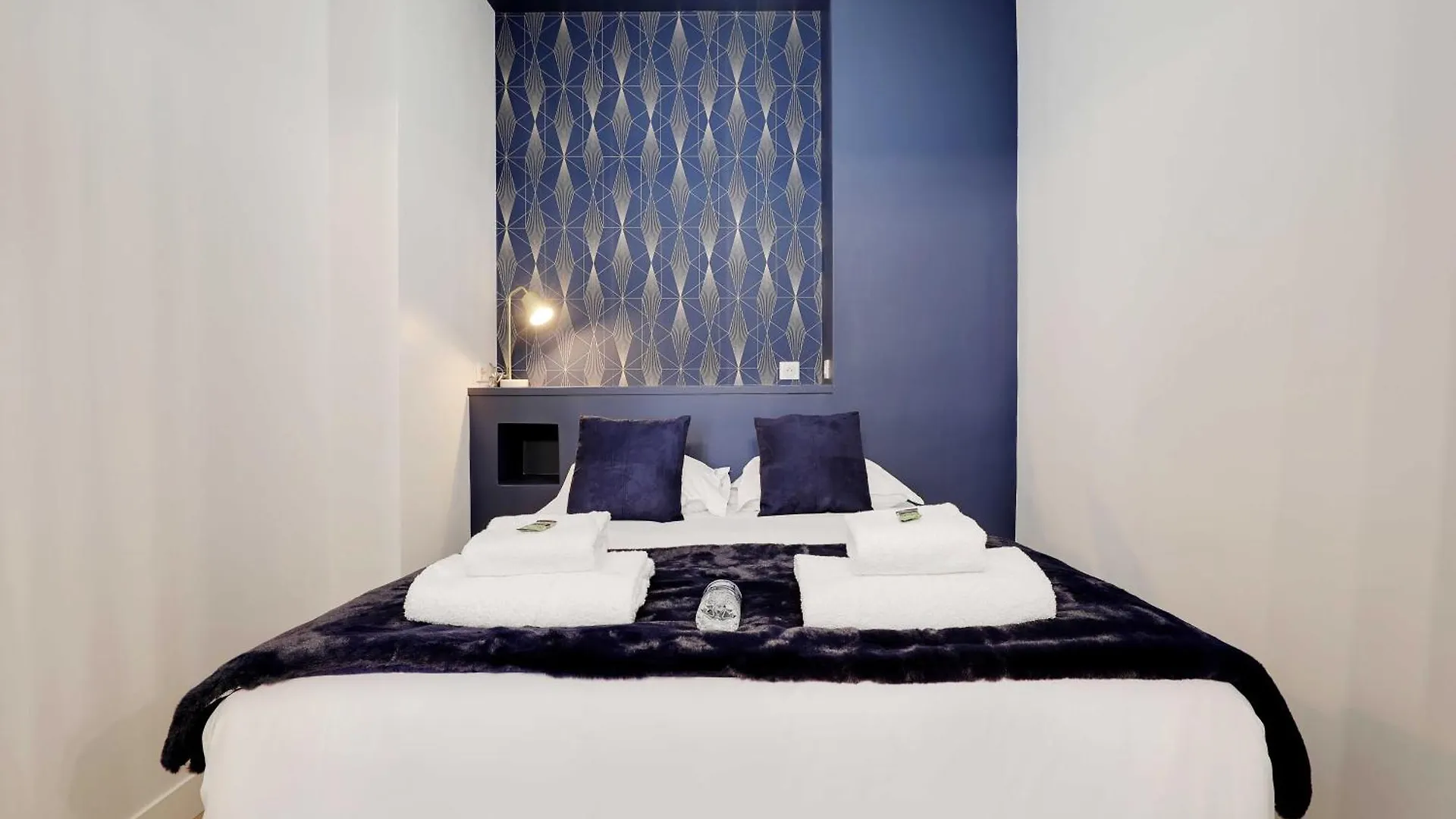 Modern Apartment 1Br- 4P Le Marais Quarter Paris France